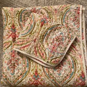 Full/Queen Quilt with 2 shams